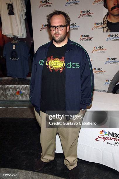 Ethan Suplee poses at the My Name Is Earl DVD signing with the cast at the NBC Experience store on September 20, 2006 in New York City.