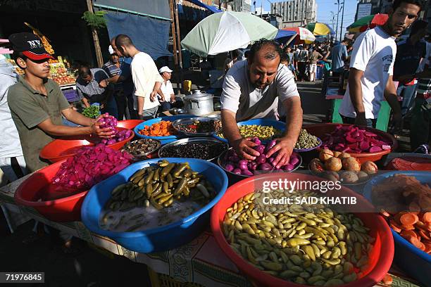 Picles Display 455 Pickle Display Stock Photos, High-Res Pictures, and Images - Getty ...