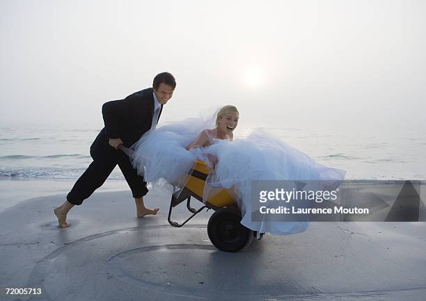 608 Just Married Funny Photos and Premium High Res Pictures - Getty Images