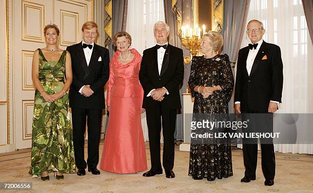 Den Haag, NETHERLANDS: Dutch Princess Maxima, Dutch crown-prince Willem-Alexander, Michael Jeffery, the Governor-General of Australia, Marlena...