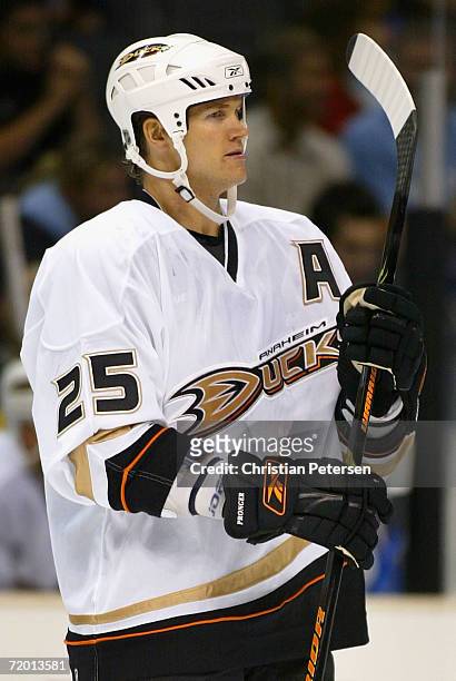 Chris Pronger of the Anaheim Ducks warms up before the preseason NHL game against the Los Angeles Kings held on September 25, 2006 at Staples Center...