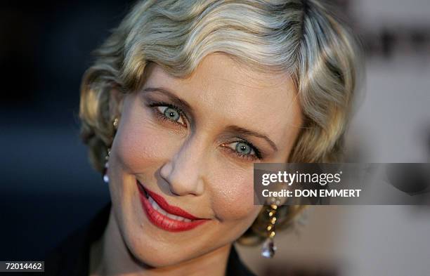 New York, UNITED STATES: Actress Vera Farmiga arrives for the Warner Bros. Pictures premiere of "The Departed" at the Ziegfeld Theatre 26 September...