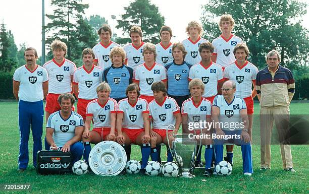 The Bundesliga team of Hamburg, Felix Magath, Wolfram Wuttke, Allan Hansen, Wolfgang Rolff, Ditmar Jakobs, assistant coach Rainer Ohlhauser, Dieter...