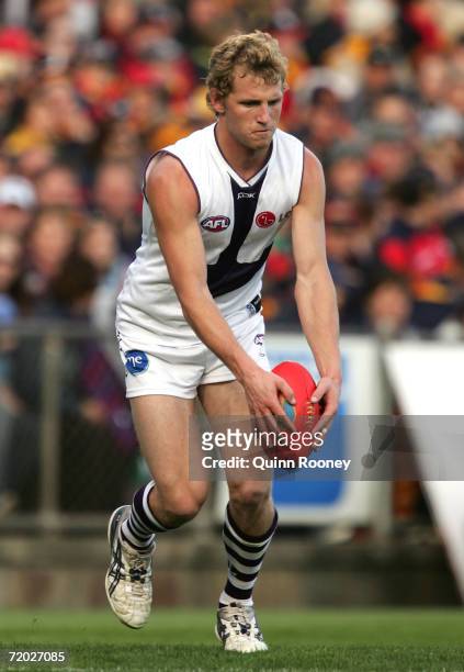 David Mundy of the Dockers lines up a kick during the AFL Second Qualifying Final match between the Adelaide Crows and the Fremantle Dockers at AAMI...