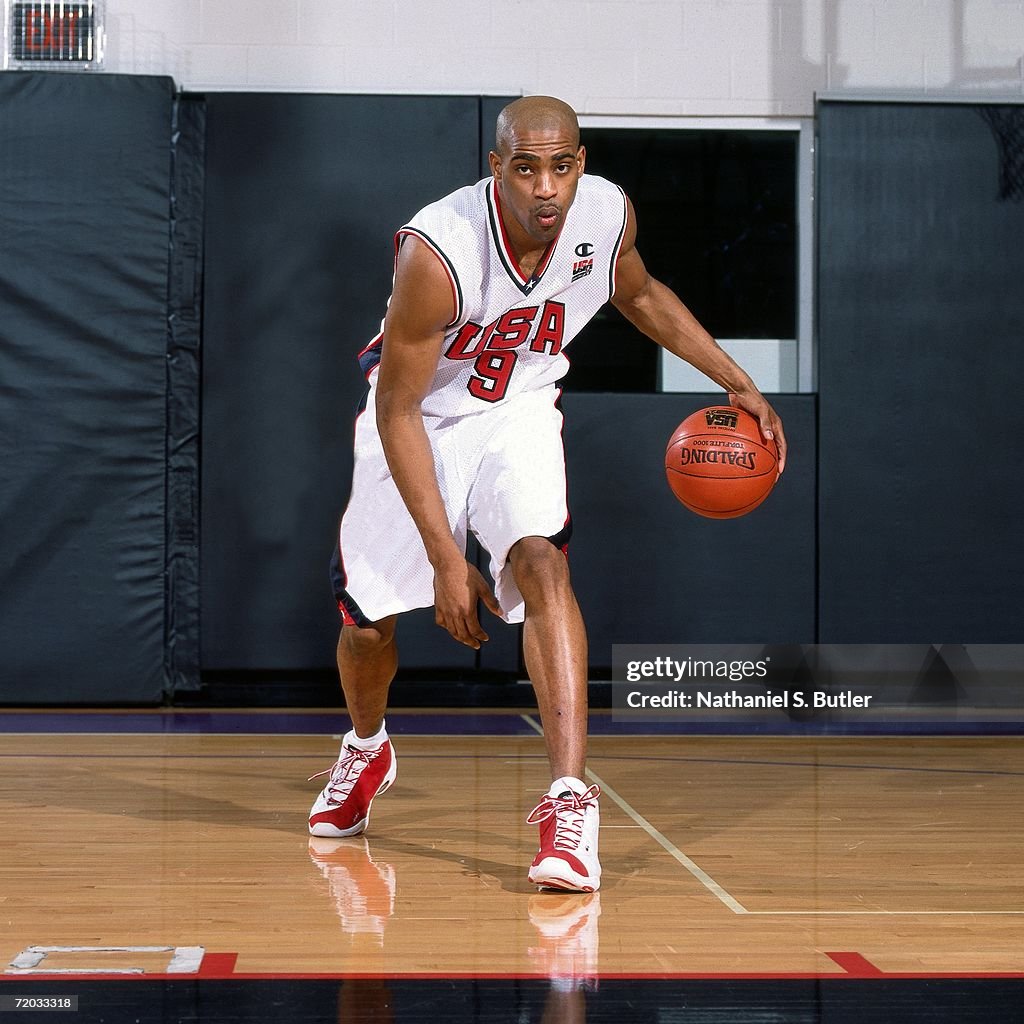 2000 Olympics: USA Basketball Mens National Team Portraits