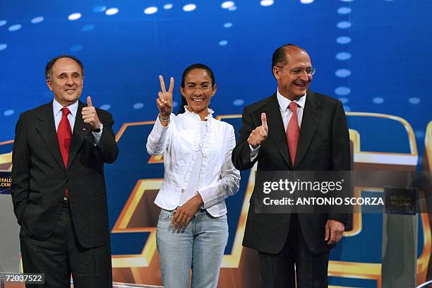 Rio de Janeiro, BRAZIL: Brazilian presidential candidates Cristovam Buarque, Heloisa Helena and Geraldo Alckmin pose prior to a televised final...