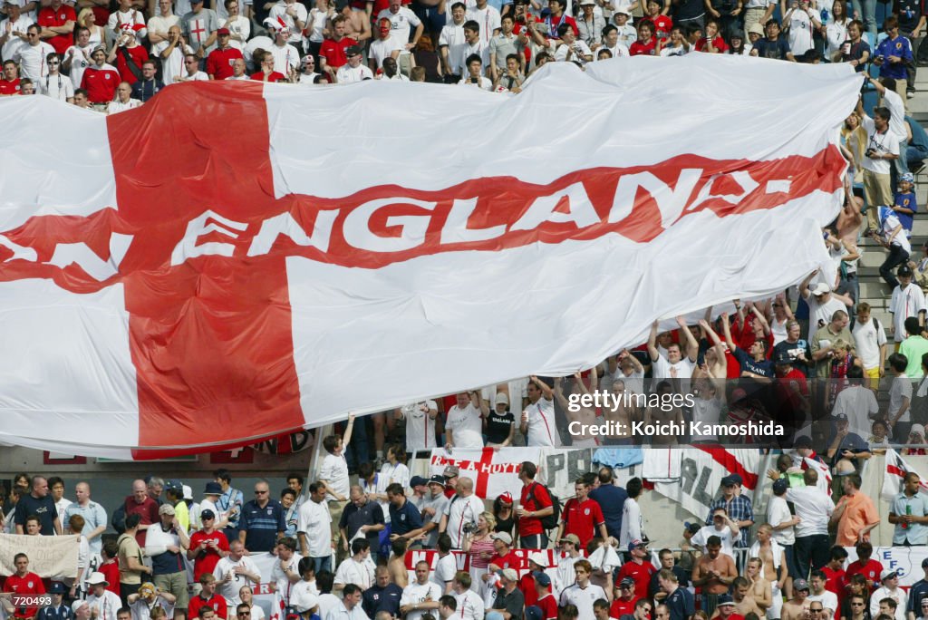British Fans Watch World Cup Match in Japan