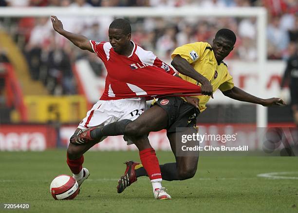 Kevin Lisbie of Charlton in action with Kolo Toure of Arsenal during the Barclays Premiership match between Charlton Athletic and Arsenal at The...