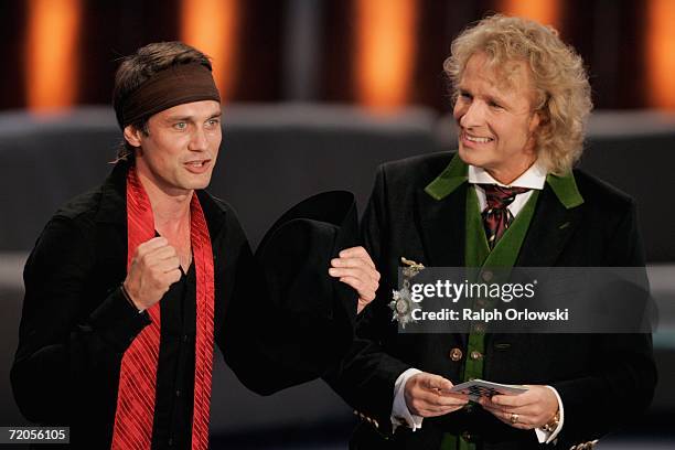 Actor Ralph Bauer 698 Ralph Bauer Stock Photos, High-Res Pictures, and Images - Getty Images