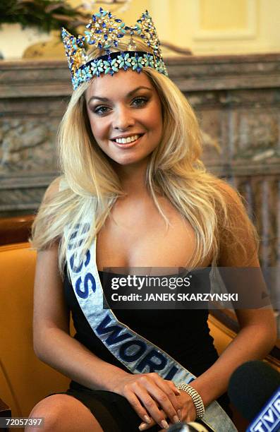 Newly crowned Miss World 2006 Tatana Kucharova of the Czech Republic smiles during a press conference in Warsaw 01 October 2006. Tatana Kucharova won...