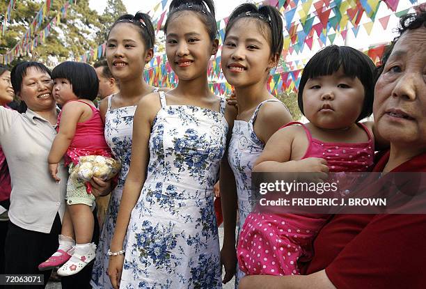 Li Triplets Twins Triplets Photos and Premium High Res Pictures - Getty Images
