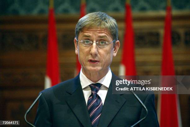 Hungarian Prime Minister Ferenc Gyurcsany gives a statement for the national and international press in the Munkacsy Hall of the parliament building,...