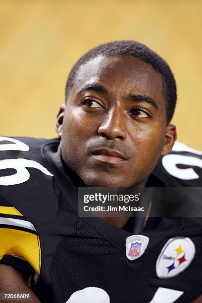 Cornerback Deshea Townsend of the Pittsburgh Steelers watches the game against the Miami Dolphins on September 7, 2006 at Heinz Field in Pittsburgh,...