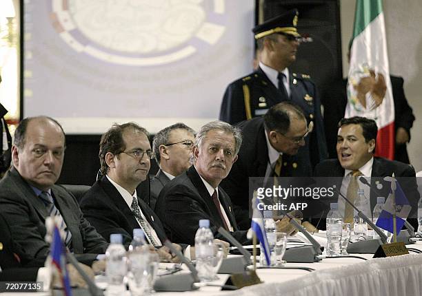 Tegucigalpa, HONDURAS: El presidente de Guatemala Oscar Beger participa en la Cumbre Extraordinaria de Jefes de Estado y de Gobierno de los Paises...