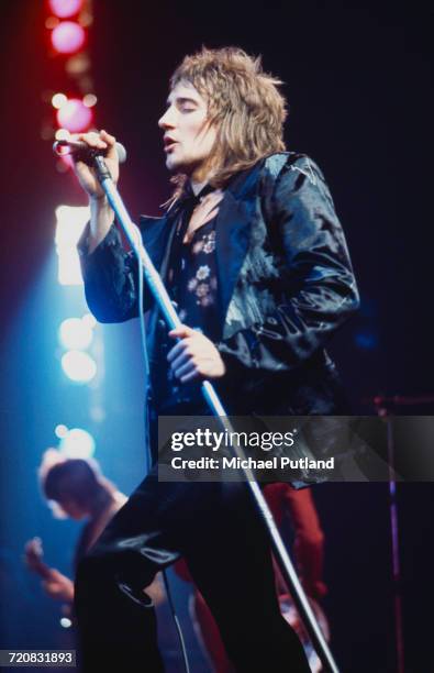 British singer Rod Stewart of the Faces performing on stage in London, 1971.