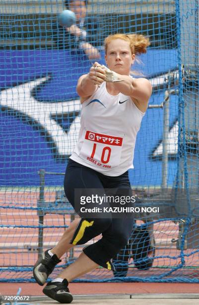 Betty Heidler of Germany throws the hammer in the women's hammer throw at the IAAF Japan Grand Prix in Osaka, 06 May 2006. Heidler won the event with...