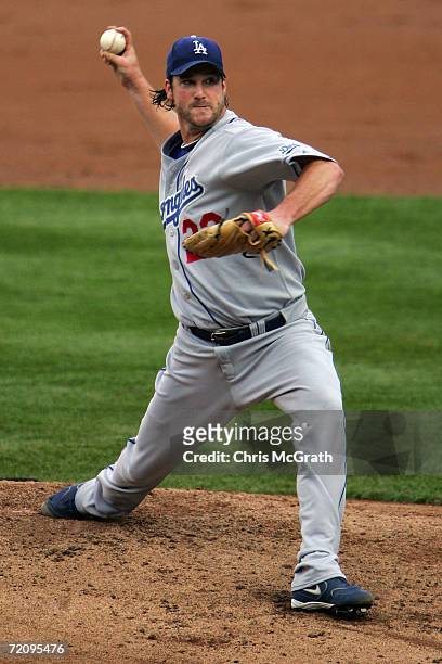 Derek Lowe of the Los Angeles Dodgers pitches to the New York Mets during game one of the National League Division Series at Shea Stadium on October...