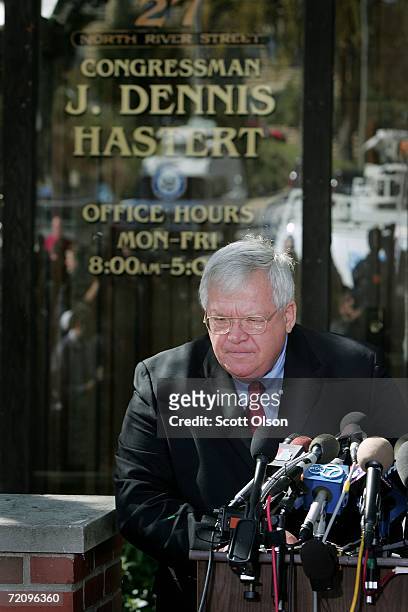 House Speaker Dennis Hastert speaks to the media outside his office October 5, 2006 in Batavia, Illinois. Hastert, who is under fire for not...