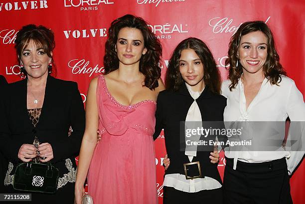 Actresses Carmen Maura, Penelope Cruz, Yohana Cobo and Lola Duenas attend a Sony Pictures Classics screening after party for "Volver" at Dirty Disco...