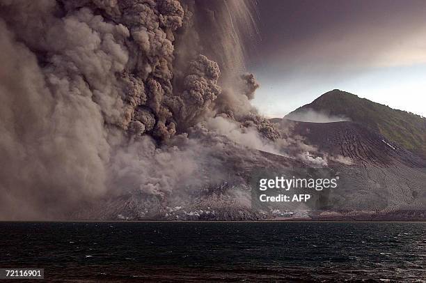 Rabaul, PAPUA NEW GUINEA: Tavurvur volcano erupts sending ash and rocks over the already devastated city of Rabaul on New Britain Island in Papua New...