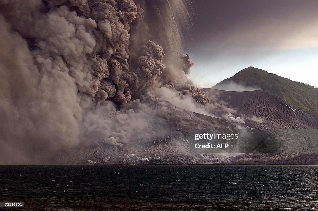 Tavurvur volcano erupts sending ash and