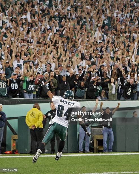 Wide receiver Hank Baskett of the Philadelphia Eagles celebrates a touchdown during the game against the Dallas Cowboys on October 8, 2006 at Lincoln...