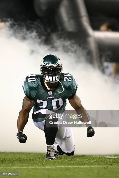 Safety Brian Dawkins of the Philadelphia Eagles enters the stadium during the game against the Green Bay Packers on October 2, 2006 at Lincoln...