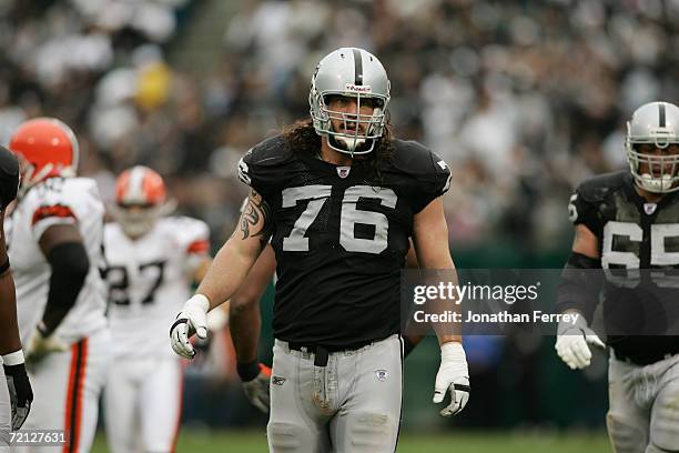 Offenisve tackle Robert Gallery of the Oakland Raiders stands on the field against the Cleveland Browns at McAfee Coliseum on October 1, 2006 in...