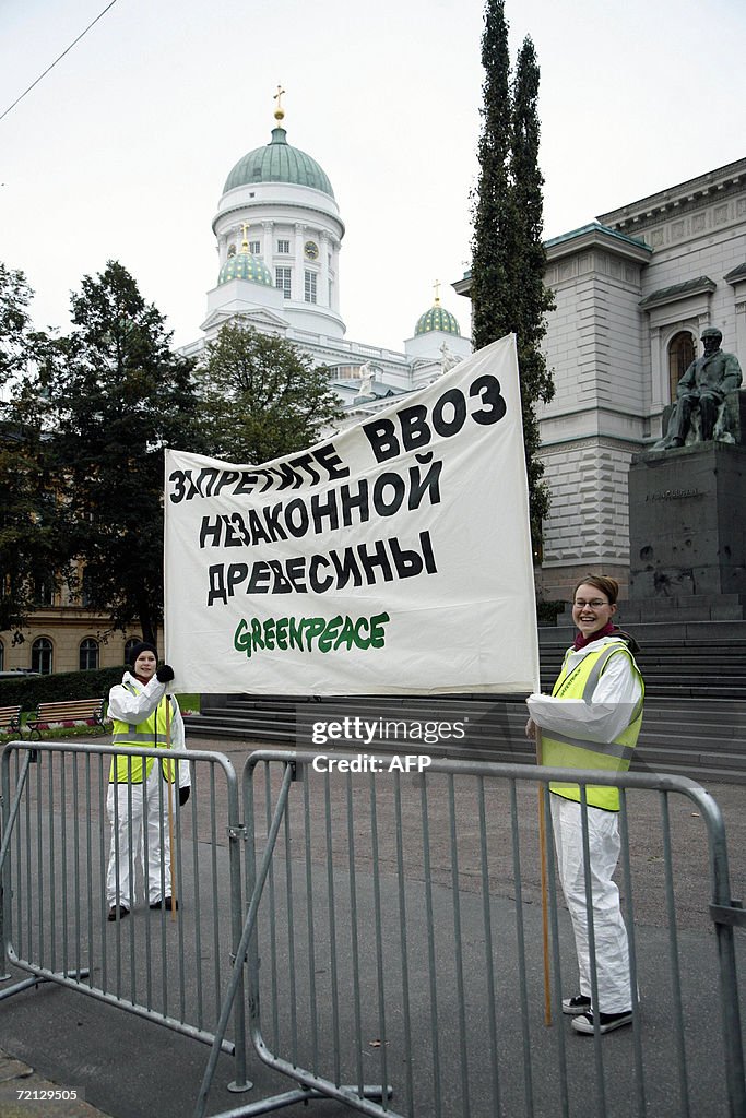 A small group of Greenpeace activists de