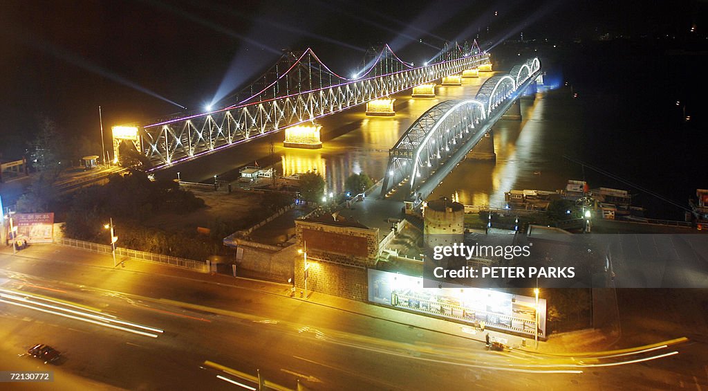 A view of the the Friendship Bridge (L)