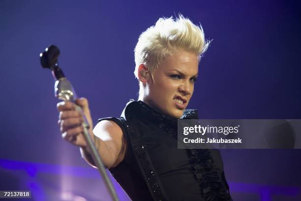 Pink Singer Pics 41,489 Pink (Singer) Stock Photos, High-Res Pictures, and Images ...