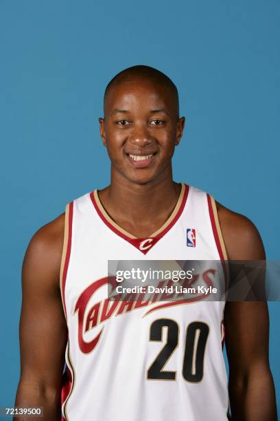 Eric Snow of the Cleveland Cavaliers poses during NBA Media Day on October 2, 2006 in Cleveland, Ohio. NOTE TO USER: User expressly acknowledges and...