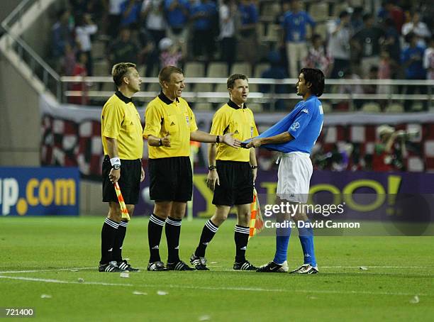 Filippo Inzaghi of Italy argues with the referee Graham Poll after the disallowed goal at the end of the match during the FIFA World Cup Finals 2002...