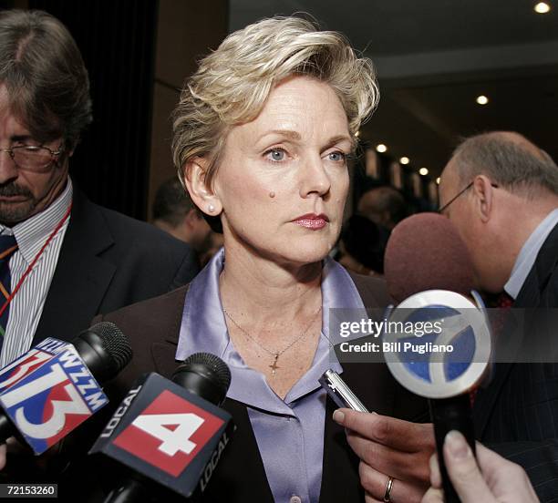 Jennifer Granholm Photos and Premium High Res Pictures - Getty Images
