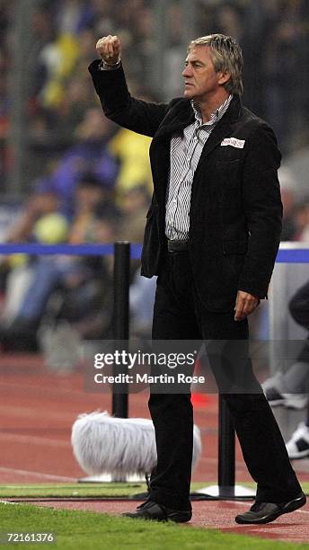 Walter Schachner headcoach of 1860 Munich gives instructions during the Second Bundesliga match between Eintracht Braunschweig and 1860 Munich at the...