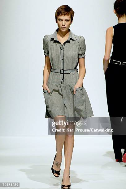 Model walks down the catwalk during the Martin Grant Fashion Show as part of Paris Fashion Week Spring/Summer 2007 on October 7, 2006 in Paris,...