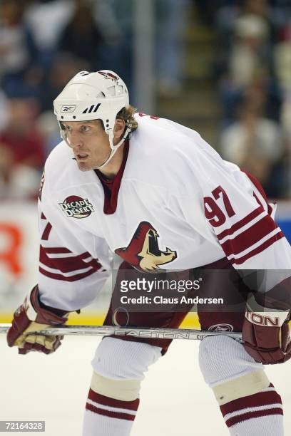 Jeremy Roenick of the Phoenix Coyotes gets ready to take the faceoff during the NHL game against the Detroit Red Wings at Joe Louis Arena on October...