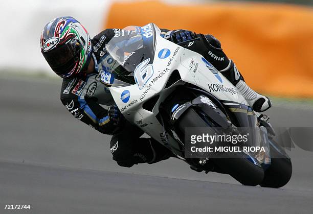 Japanese Makoto Tamada rides his Honda during the Moto GP race for the Grand Prix in Estoril, 15 October 2006. Spanish rider Toni Elias won the...