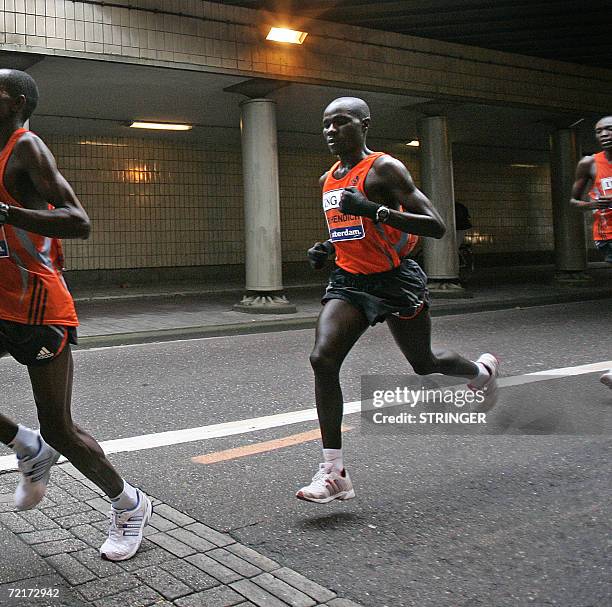 Amsterdam, NETHERLANDS: Kenyan debutant Solomon Bushendich runs the 31st Amsterdam Marathon 15 October 2006 in Amsterdam, Netherlands. Winner...