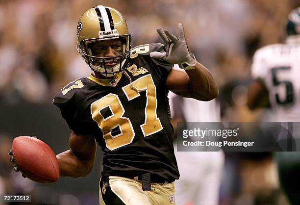 Wide receiver Joe Horn of the New Orleans Saints celebrates his first quarter touchdown reception against the Philadelphia Eagles on October 15, 2006...