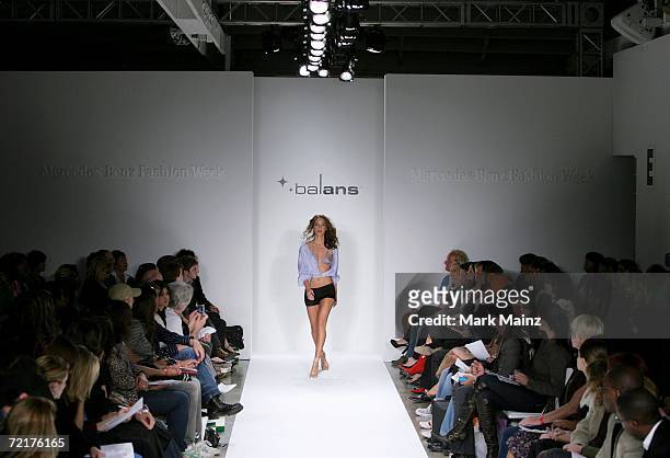 Model walks the runway at the Balans Spring 2007 fashion show during the Mercedes Benz Fashion Week at Smashbox Studios in The Lightbox October 15,...