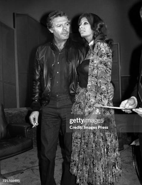 Marcello Mastroianni and Sophia Loren circa 1977 in New York City.