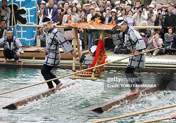 Japanese Raft 121 Kawanami Stock Photos, High-Res Pictures, and Images - Getty Images