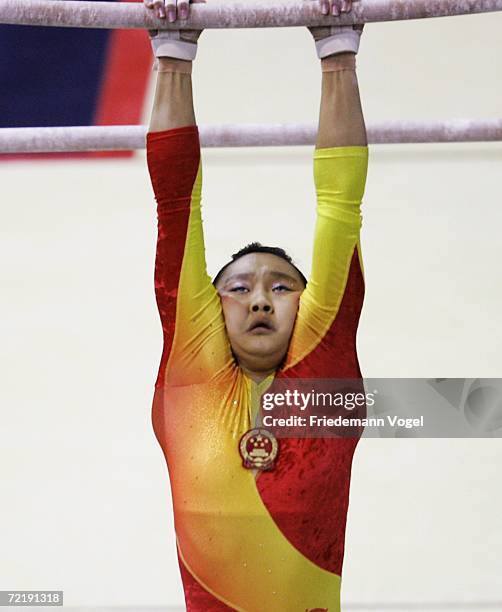 Li Ya Photos and Premium High Res Pictures - Getty Images