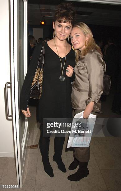 Actress Rachael Stirling poses at the launch of Thomasina Miers' new book "Cook" on October 16, 2006 in the Gallery at the Hospital in Endells...