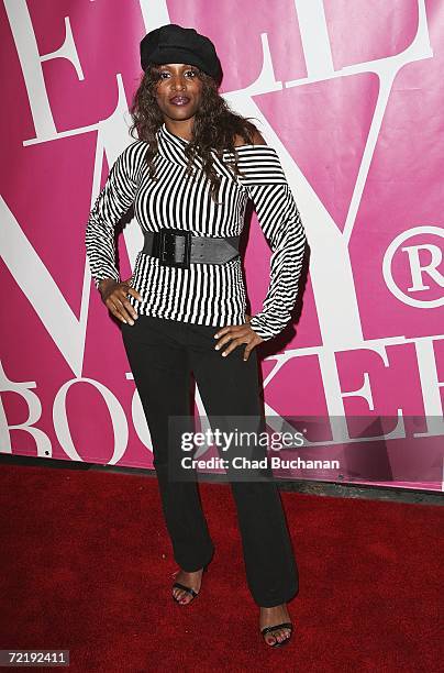 Thela Brown attends 944 Magazine's 'Don't Tell My Booker' party at the Vanguard on October 16, 2006 in Los Angeles, California.