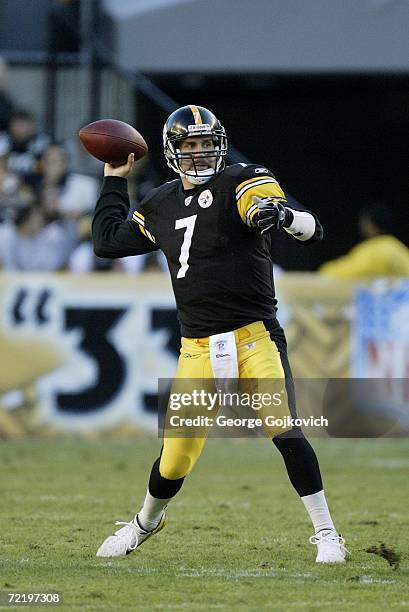 Quarterback Ben Roethlisberger of the Pittsburgh Steelers passes against the Kansas City Chiefs at Heinz Field on October 15, 2006 in Pittsburgh,...