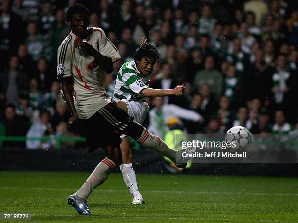 Shunsuke Nakamura of Celtic shoots at goal during the UEFA Champions League match between Celtic and Benfica at Celtic Park October 17, 2006 in...