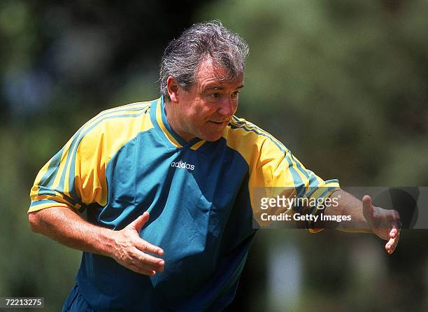 New Socceroos coach Terry Venables addresses his players during a Australian Socceroos training session held in Melbourne, Australia.