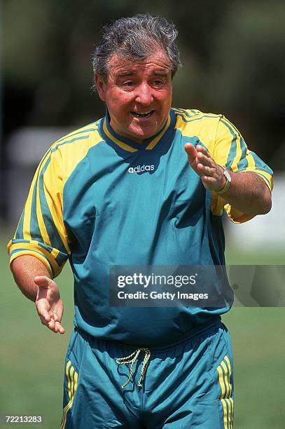 New Socceroos coach Terry Venables addresses his players during a Australian Socceroos training session held in Melbourne, Australia.